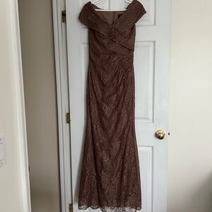 La Femme - V Neck Off Shoulder Knit Lace Sheath Long Dress